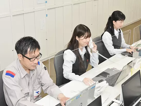 わからないことがあれば、周囲にいる先輩にいつでも聞いてくださいね♪