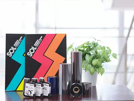カーボン紙の製造から始まったテクノロジー「精密コーティング」を活かし、様々な製品を製造しています。