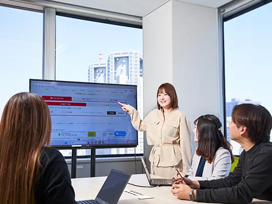 本社にはマッサージ機やカフェスペースも完備！社員の心身の健康を第一に考える会社です。