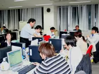 社内にはドン・キホーテのイメージとは異なるＩＴ系の雰囲気が。