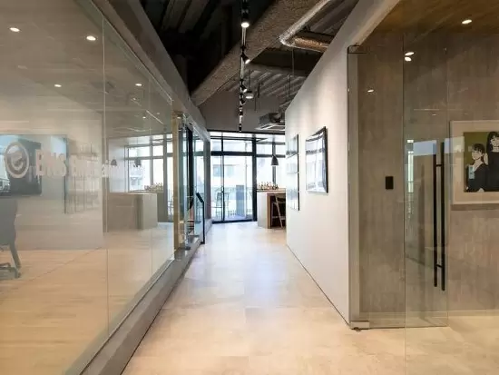 【アットホームな社風！】社員数15名程と少数精鋭のメンバー！居心地よく長く勤めてくれる方が多いんです！