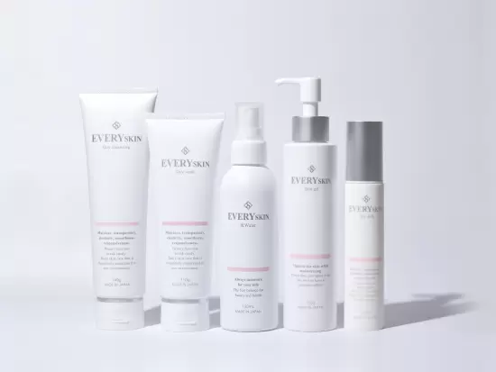 自社ブランドEVERYSKIN。社割購入ができ、社員はノーファンデ！入社後、肌が綺麗になったと嬉しい声も！