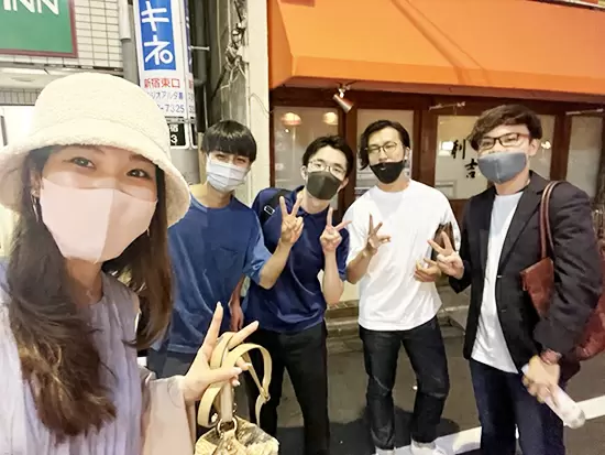 成績の良かったスタッフには、食事会もあります！やる気になれます（笑）