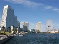 横浜駅もすぐ近く！夜は景色も最高です。お仕事後も楽しめる立地環境です♪