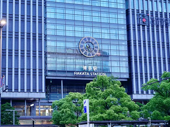 勤務地は「福岡市博多区」にあるオフィスです。