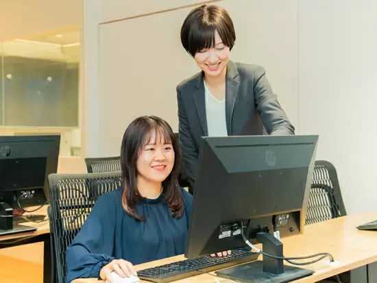 先輩たちの90％以上が未経験スタート。ITの基礎から学べるので安心です！