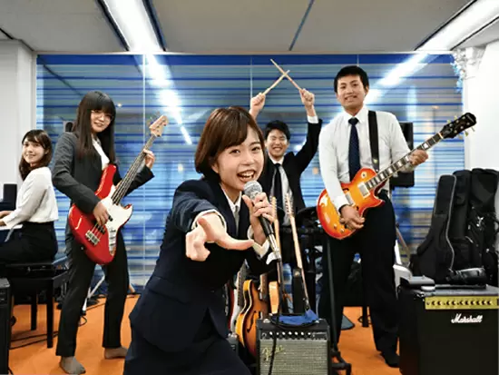 軽音部やボルダリング部など、部活動も多数！横の繋がりを大切にできる環境を整えています♪