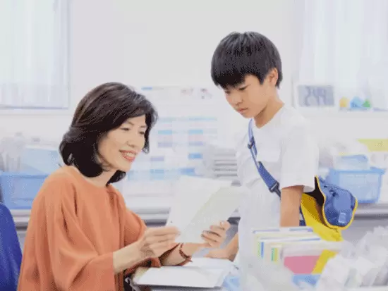 子どもたちに寄り添い、「自ら学ぶ力」を育んでいます。