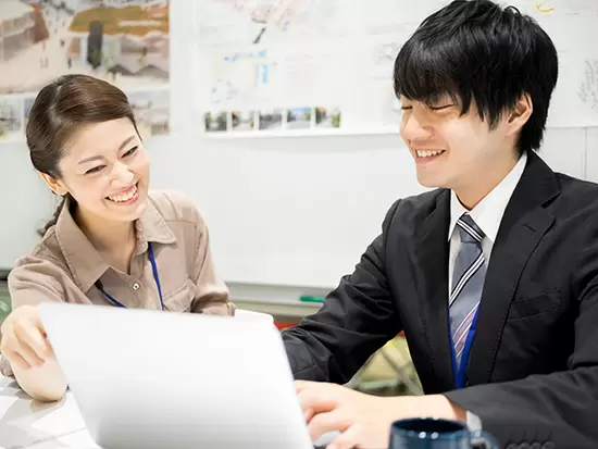ワークライフバランスも充実。女性の多い職場ですが、男性の育休取得も実績あり！長く働ける職場です。