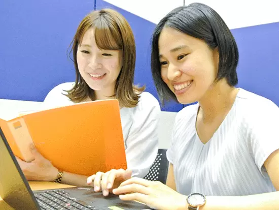 未経験でも安心なポイントの一つは、先輩の手厚いフォローがある事。オンラインでも手厚くサポートします。