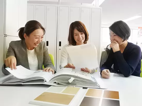 営業やリノベーション企画が一体となって、中古物件を再生します