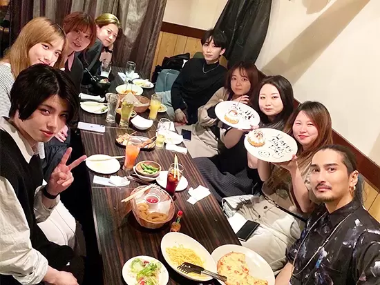 ＼仕事もプライベートも大切に！20代中心のベンチャー企業です／