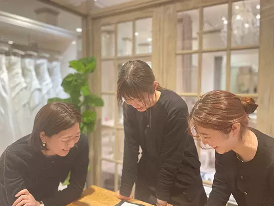 スタッフ全員が未経験からのスタート！先輩が一つひとつ丁寧に教えていきます。