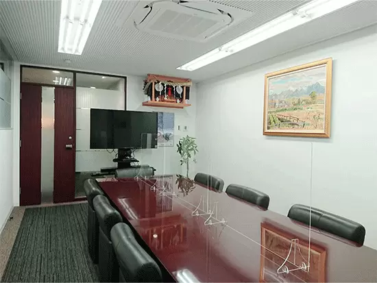 残業月平均10時間程度、土日祝休みとムリなく働ける環境が整っています。