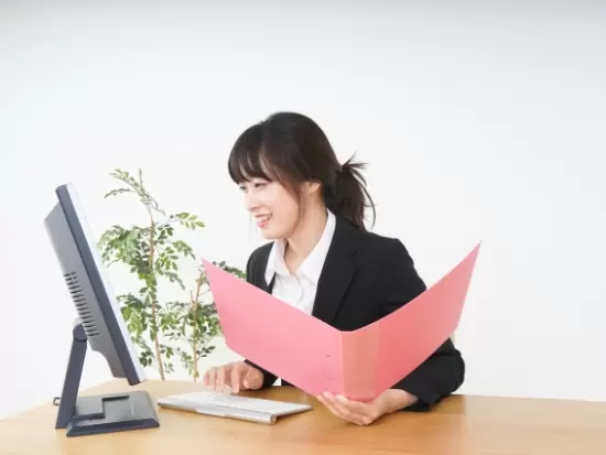 風通しがよく、イチから業務を学べる環境です。気軽に質問してください！