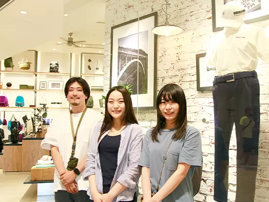 男女比5：5の当社。幅広い世代のスタッフが活躍中です！