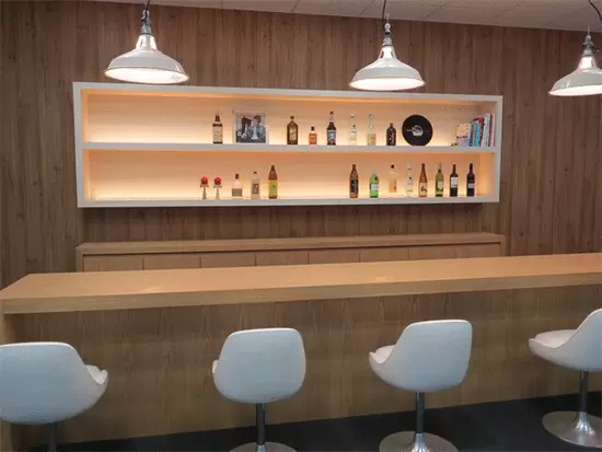 社内にはラウンジもご用意！社員同士で打ち解けやすいオフィス空間が広がっています♪