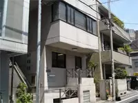 閑静な住宅街にたたずむ本社オフィス