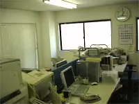 電気配線関連の図面作成を行う分室では落ち着いて作業できます