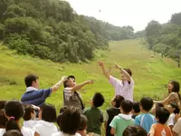 野外教室では職員も大いに楽しんじゃいます