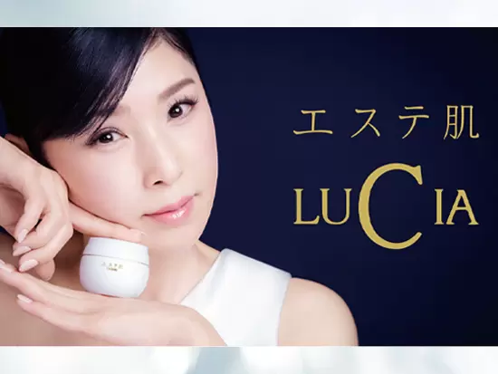 2023年より、女優の黒木瞳さんがスキンケア商品『エステ肌』のイメージモデルに！