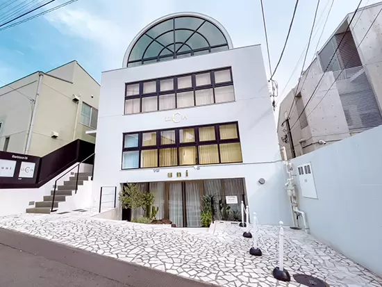 表参道駅から徒歩3分の好立地！上質なスキン/ヘアケア商品が無料で支給されるのも嬉しいポイントです◎