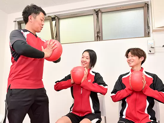 分からないことがあればすぐに先輩に相談できる環境です！