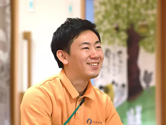 残業はほとんどなく、月2回は休みの希望を出すことができます。