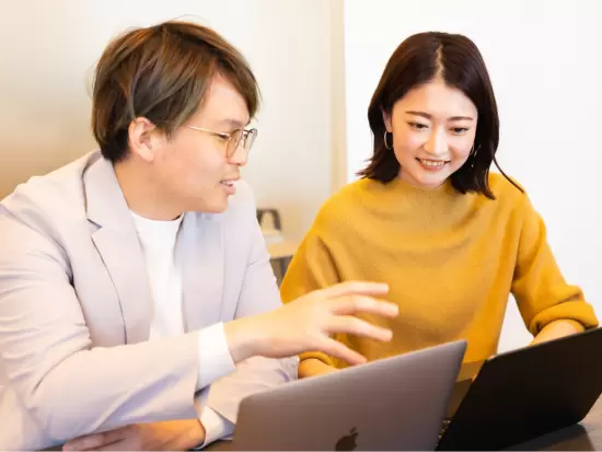 互いにサポートしやすい規模感のため、中途入社の方にもご安心いただけると思います。