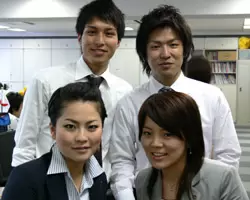 何でも言い合える仲間がいます！！