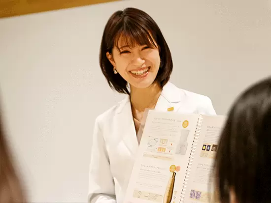 当社のアドバイザー・インストラクターはみんな美容好き♪好きが活かせる仕事です◎
