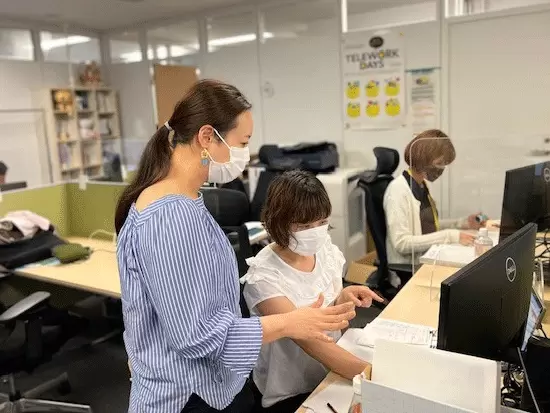 経験をお持ちでない方でも安心して始められるよう、周囲の先輩社員や育成担当がサポートします
