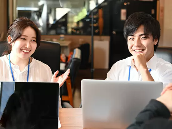 少人数の会社のため、柔軟な対応が可能。一人ひとりに合った働き方を提案しています。