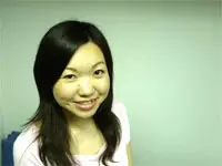 先輩社員の成沢さん（26歳）。法人営業を担当する頼れる女性です