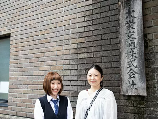ドライバーでも事務のポジションでも女性社員が活躍しています◎