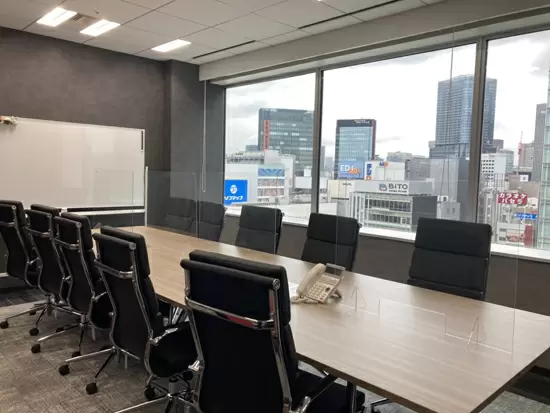 出勤時間は11時スタートで、通勤ラッシュも避けられます。実働時間も7時間と短いのが嬉しいポイントです。