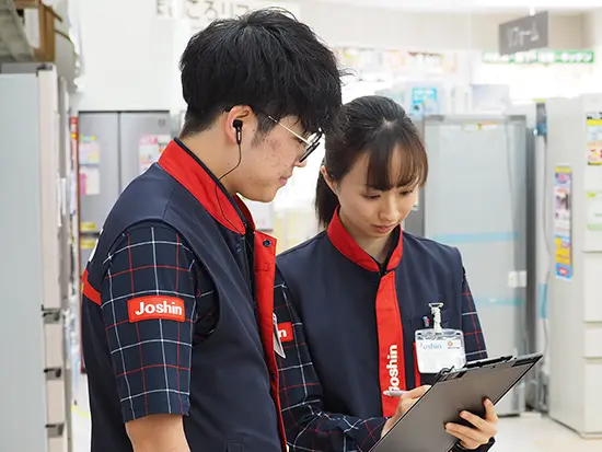 座学研修に加えて、OJTで多角的にサポートしますのでご安心ください。