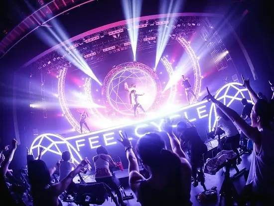 キャリアパスは無限大。FEELCYCLEトップインストラクターのみが出演できる『LUSTER』等、活躍の場も多数！