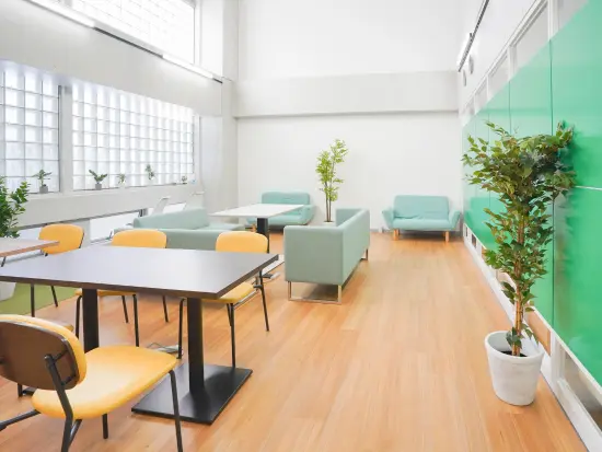 社内にリフレッシュルームを設けています！休憩時間や一息つきたい時にぜひご活用ください♪
