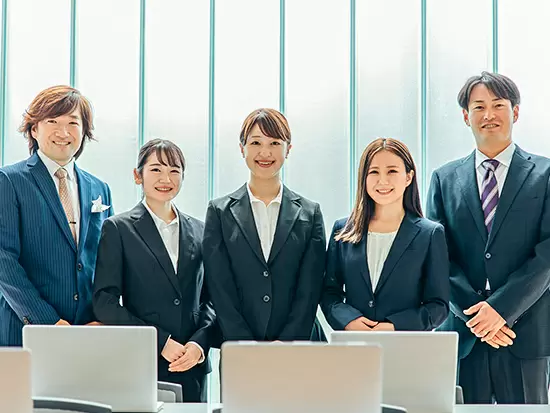 メディカル分野のほかにも、幅広い職種のエキスパートを派遣しています