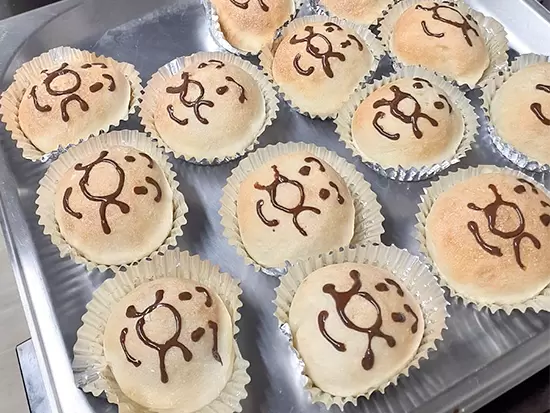 最近はお楽しみメニューで手作りしたパンを提供！子供たちも大喜びでした。