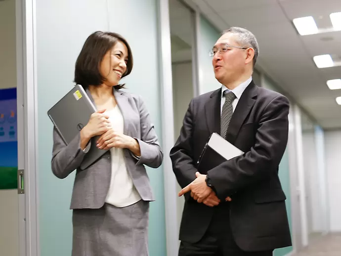 社内はポジションや役職に関係なく、気軽に話ができる環境です！
