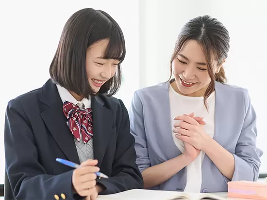 学力や経歴は一切問いません。明るくて、相談に乗るのが好きという方をお待ちしております！