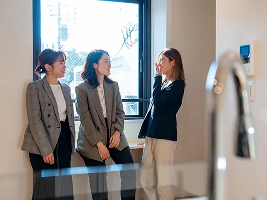 相談や話し合いが飛び交う、風通しのいい会社です。