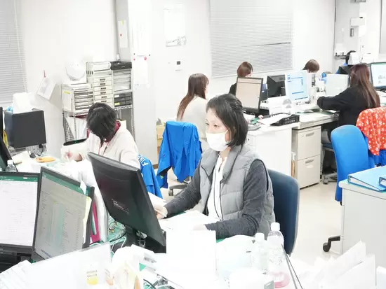 入社後、先輩が一緒に仕事をしながら丁寧に教えますから、未経験でもご安心ください。
