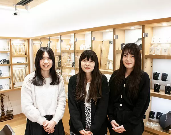 【店舗スタッフ】高級アクセサリー・貴金属取扱店◇原則残業ナシ◇
