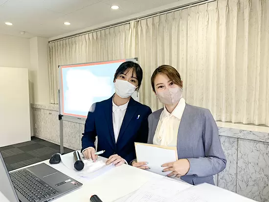 先輩社員が一から丁寧に教えていくので、一緒にスキルを身につけてい行きましょう！