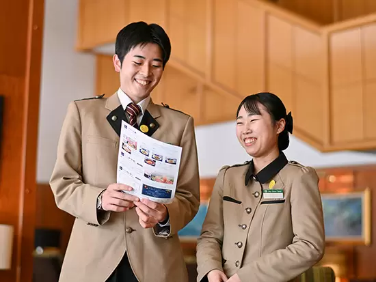 チームワークの良さが自慢。部署の垣根を越えてお互いに助け合いながら業務に取り組んでいます。