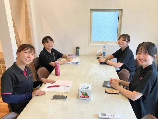分からない事はマンツーマンで指導します。分からないことがあった際はお気軽に質問ができる環境が魅力です