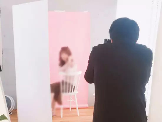 自社サイトなので掲載する写真に関しても、モデルやカメラマンを自社で手配して撮影します。